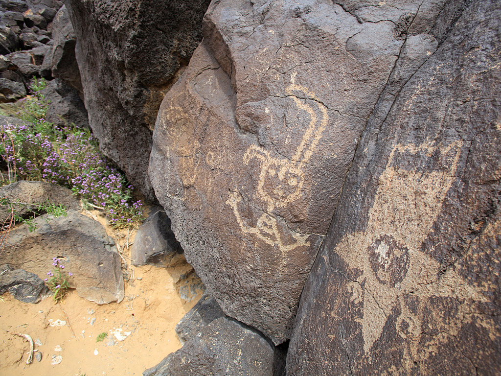 petroglyph01.jpg