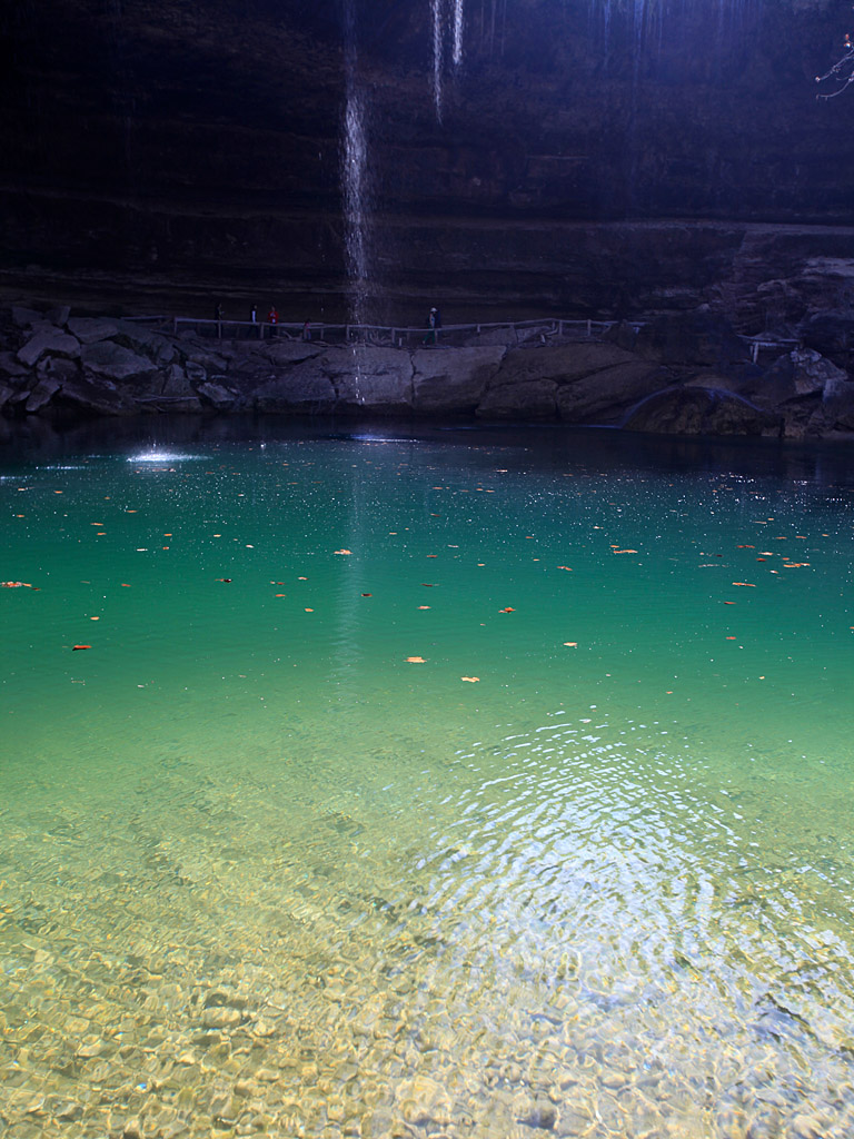 pool01.jpg
