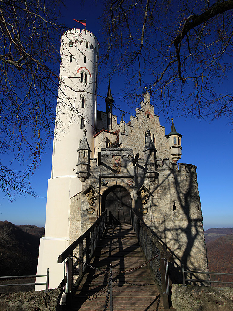 burgliechtenstein01.jpg