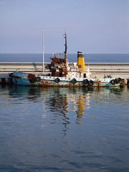 tug02.jpg